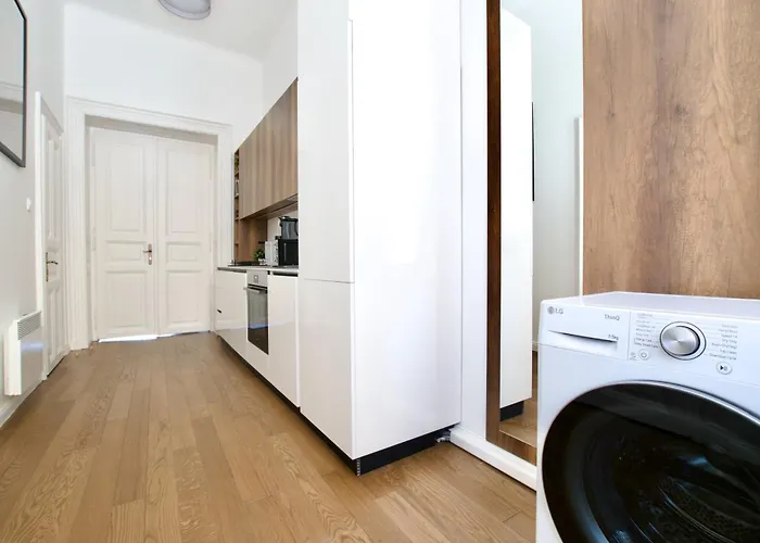 Premium By Hi5- Jozsef Koerut Apartament *