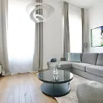 Premium By Hi5- Jozsef Koerut Budapesta