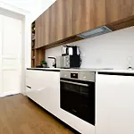 Premium By Hi5- Jozsef Koerut Apartament *