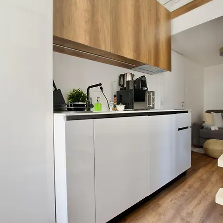 Premium By Hi5- Jozsef Koerut Апартаменты