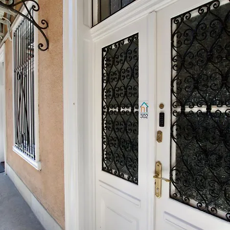 Premium By Hi5- Jozsef Koerut Апартаменты