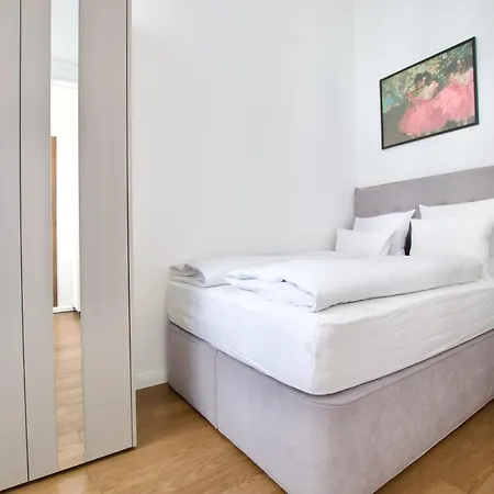 Апартаменты Premium By Hi5- Jozsef Koerut