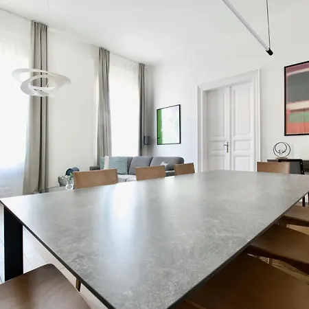 Апартаменты Premium By Hi5- Jozsef Koerut