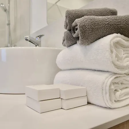 Premium By Hi5- Jozsef Koerut Будапешт